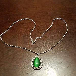 Ibb 925 Italy marked green pendant necklace